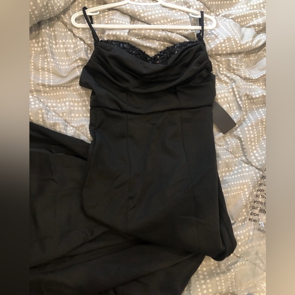 Formal dress - Picture 3 of 4